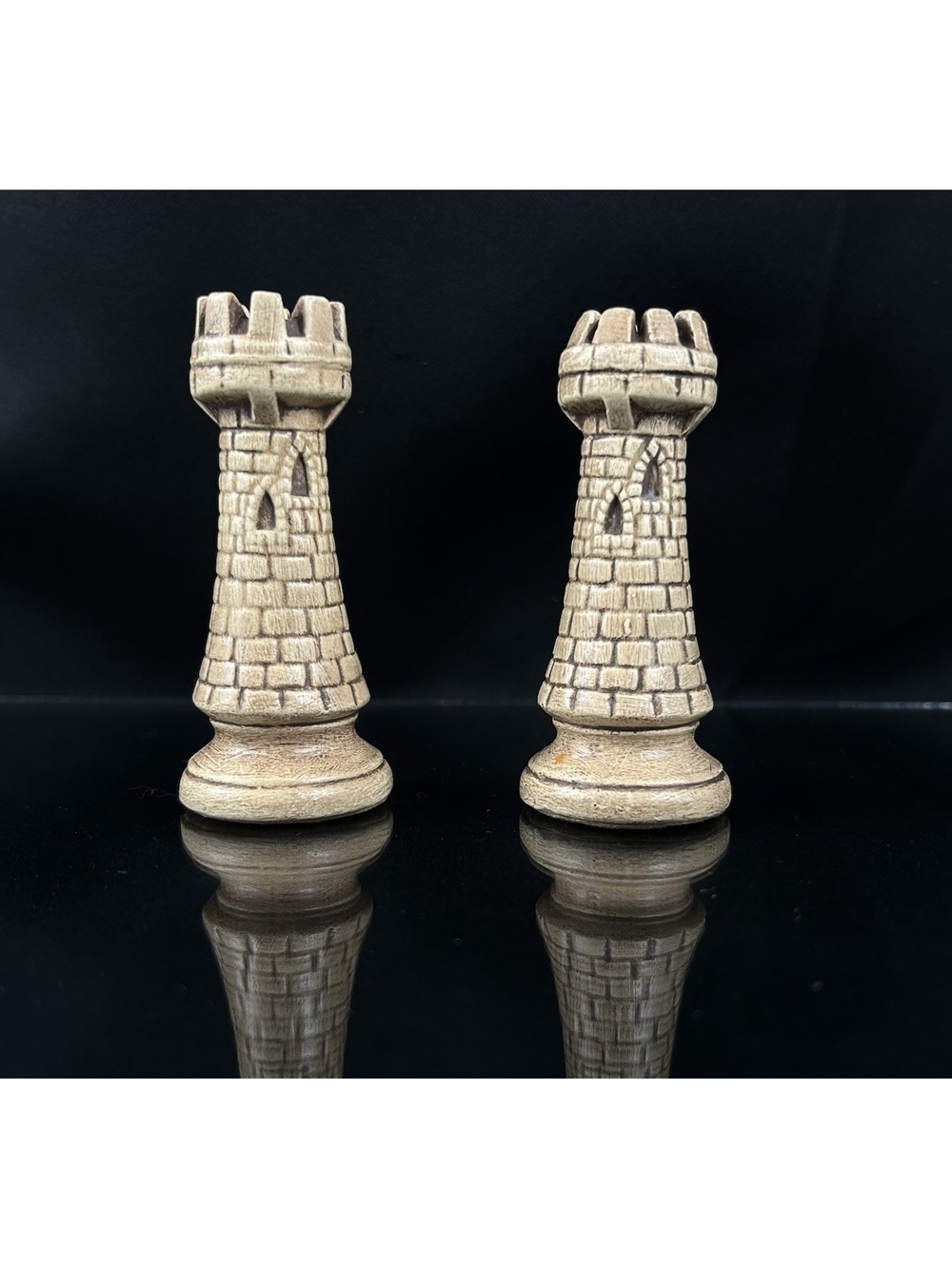 Vintage Duncan Ceramic Chess Rooks Replacement Game Pieces 3.5" White x2